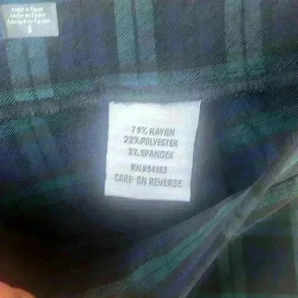 Tommy Hilfiger ladies pant size 8 worn once. Excellent condition. Navy and Green - Picture 10 of 10